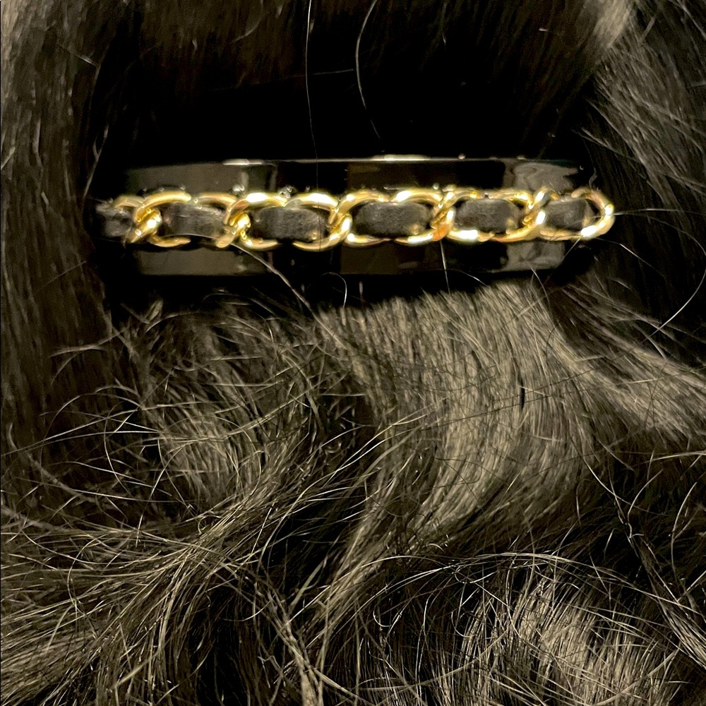 Elegant and chic Black and Gold Chain hair clip
